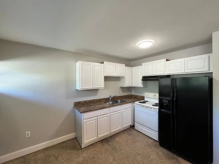 1013 W 3rd St #B — Photo 9