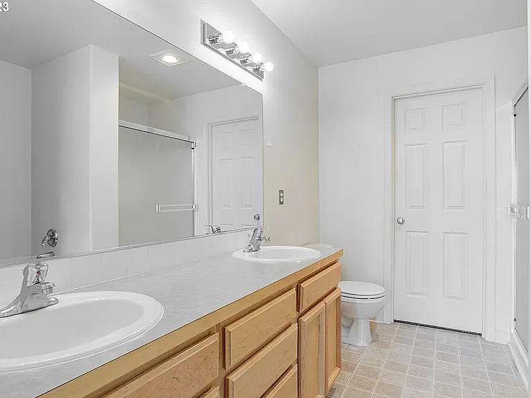 5700 NE 82nd Ave — Photo 18