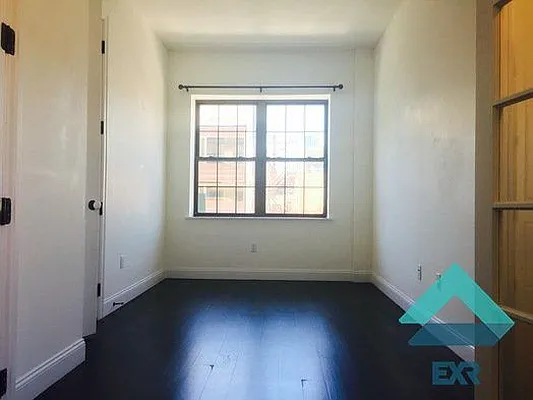 Rented by EXR | media 7