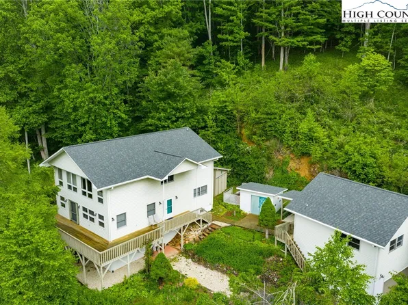 2530 Bear Wallow Road, Lansing, NC 28643