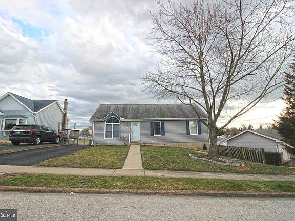 2nd image of 3649 N Clearwater Ln