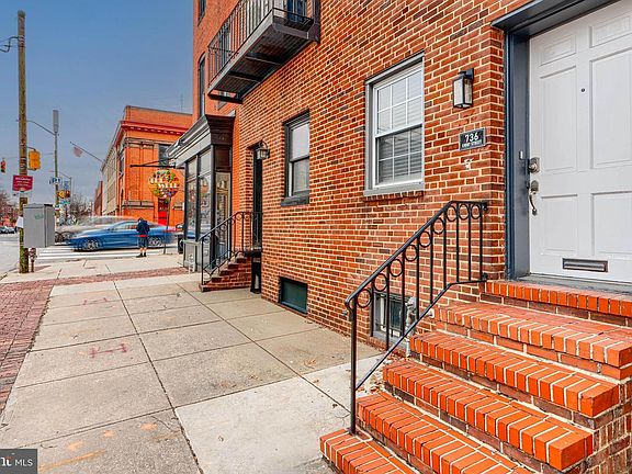 3rd image of 736 Light St