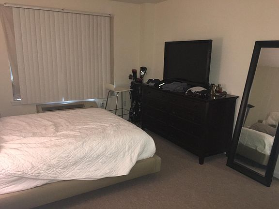Bedroom (King size bed)