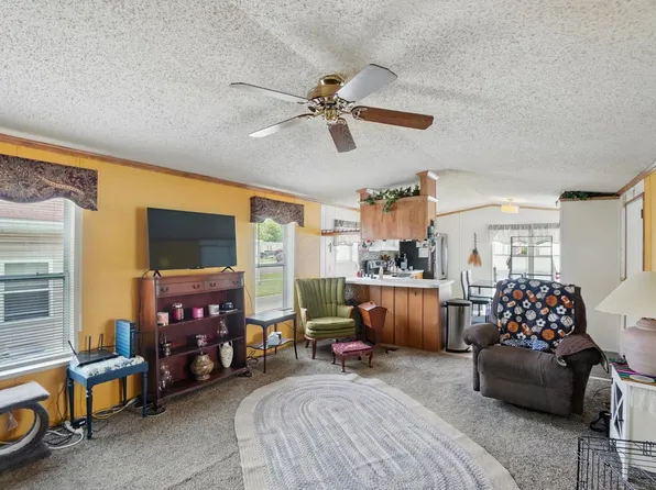 3200 Smeltzer Rd, Marion, OH 43302