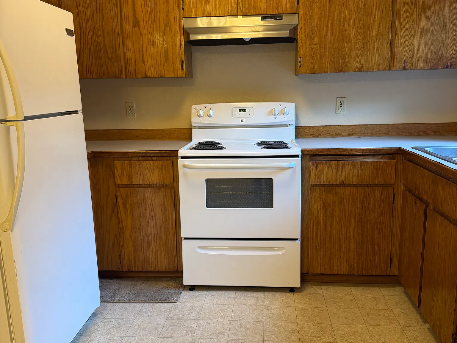 2 bed, 800 sqft, $1,600 — Photo 3
