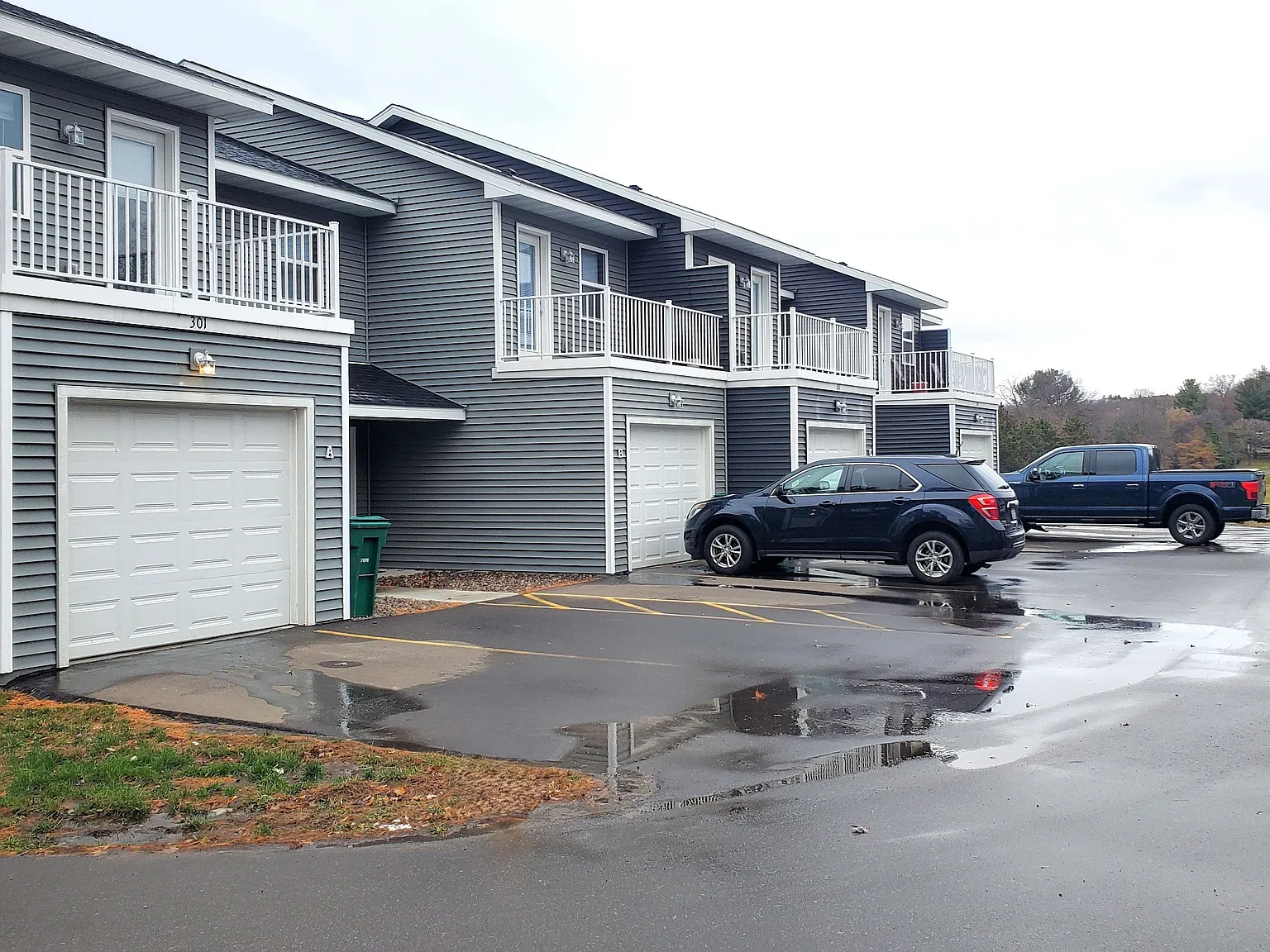 3 bed, 1326 sqft, $1,700 — Photo 2