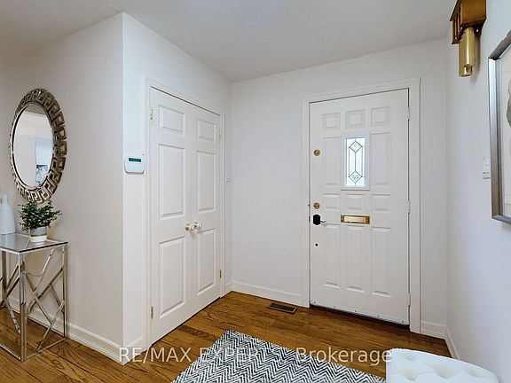 3rd image of 187 Cassandra Blvd