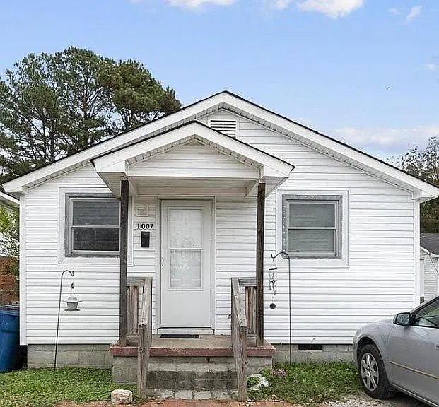 1007 S McKay Ave — Photo 1