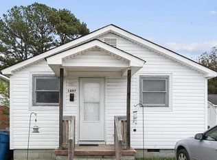 1007 S McKay Ave, Dunn, NC 28334