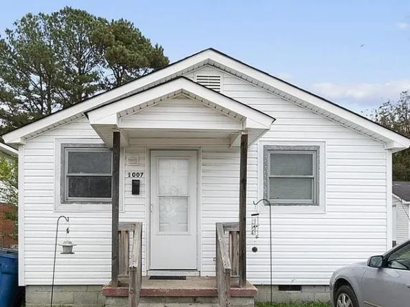 1007 S McKay Ave, Dunn, NC 28334