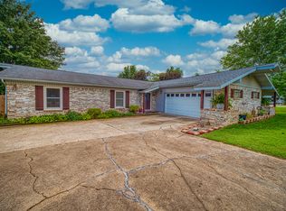 611 Skyline Dr, Harrison, AR 72601