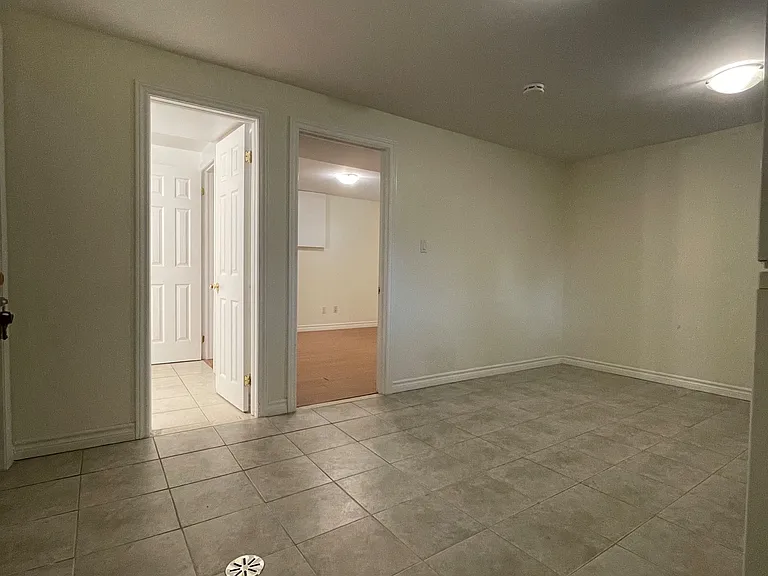 124 McNicoll Ave #1 — Photo 2