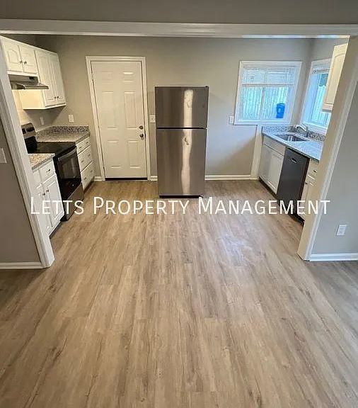 947 Belvedere Dr — Photo 8