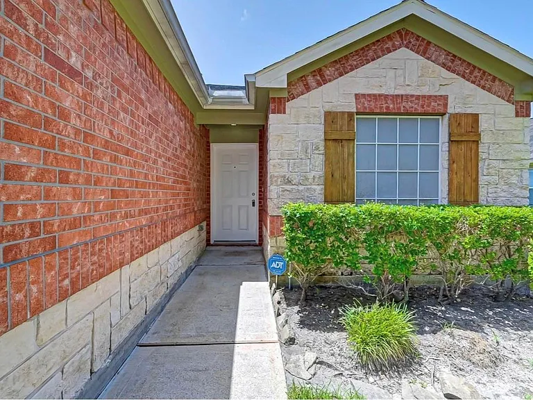 26435 Marble Falls Bnd — Photo 2