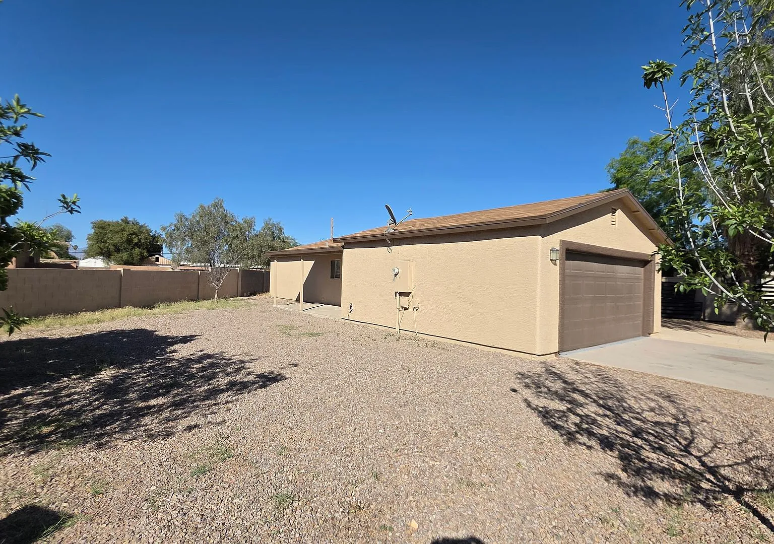 Beautiful Renovated 4 Bed 2 Bath HOME! — Photo 2