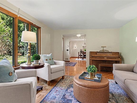 4th image of 33 Scotch Ln
