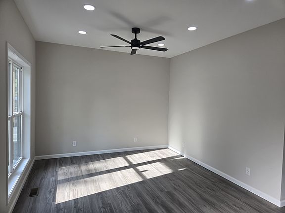 4th image of 30373 Lee Hwy #1