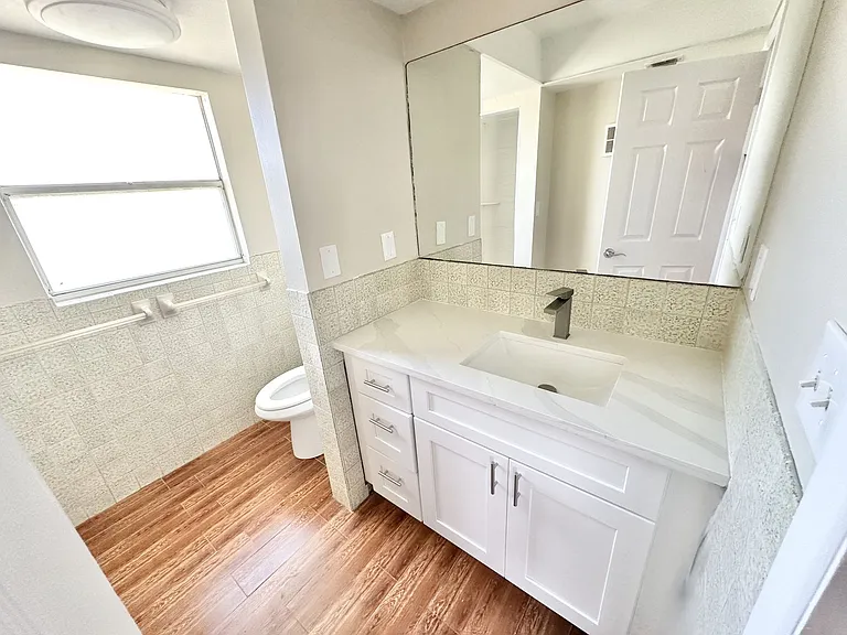 3140 Caledonia Ave — Photo 8