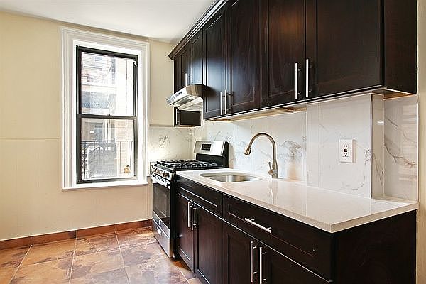 1st image of 580 Lincoln Pl APT 3L