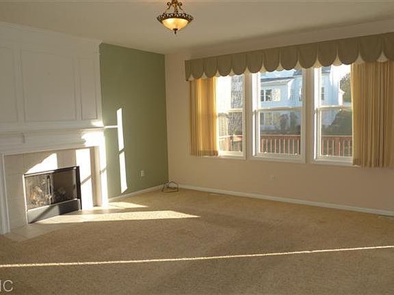 5th image of 250 Carnoustie Ave SE