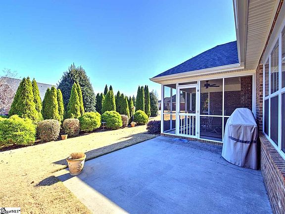 Well maintained landscaping gives just the amount of privacy