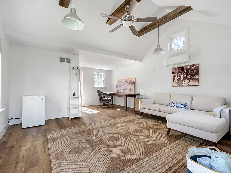 232 Hill St — Photo 25