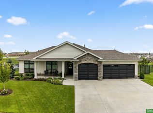 18659 Camelback Ave, Omaha, NE 68136