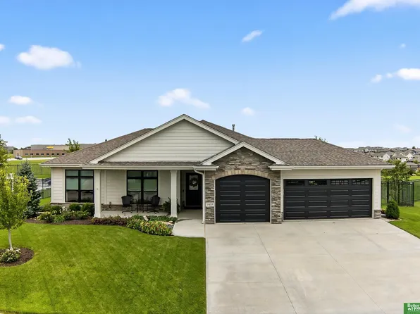18659 Camelback Ave, Omaha, NE 68136