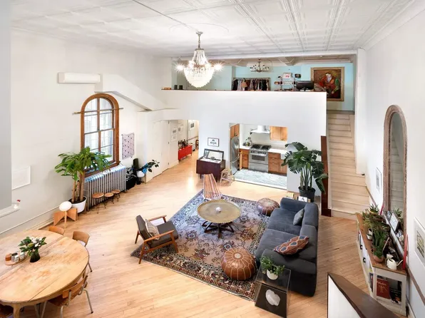 431 East 6th Street image 1 of 13