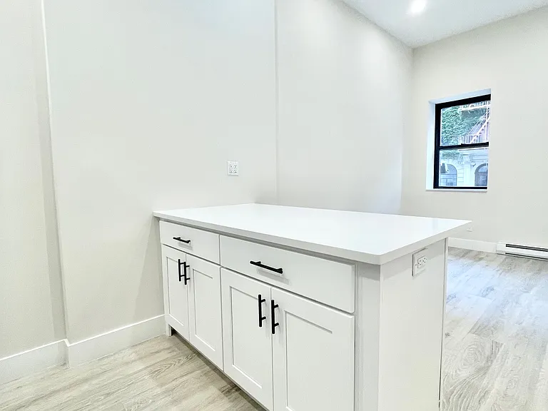 237 E 33rd St #2A — Photo 5