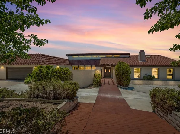 19585 Crest Dr, Apple Valley, CA 92307