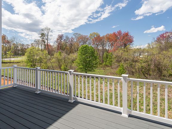 Outdoor deck