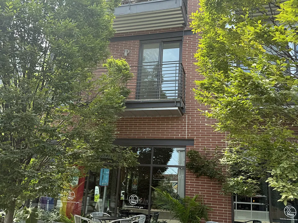 1247 Martin St #201