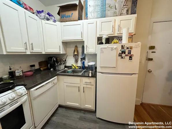 35 Lancaster Ter, Brookline, MA