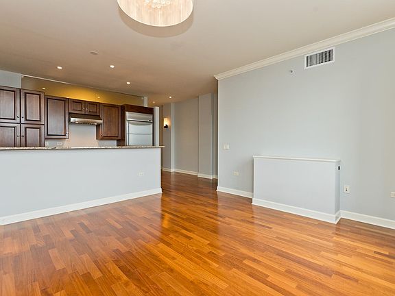 5th image of 310 S Michigan Ave Unit 1304