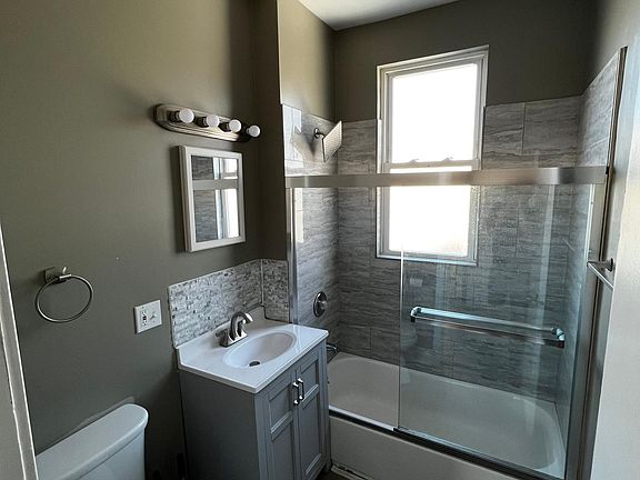 4th image of 2438 W 62nd St #2