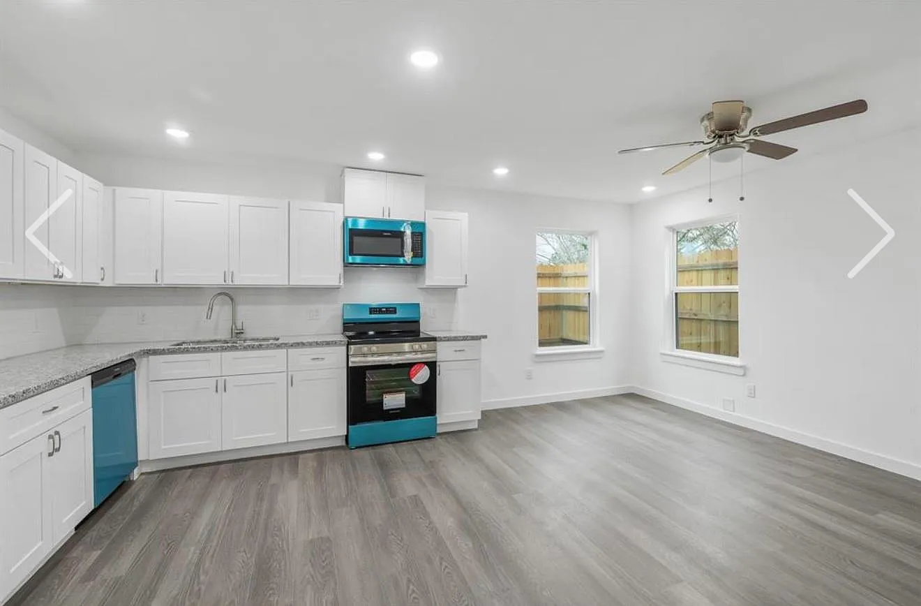 3 bed, 2.5 bath, $1,900 — Photo 2