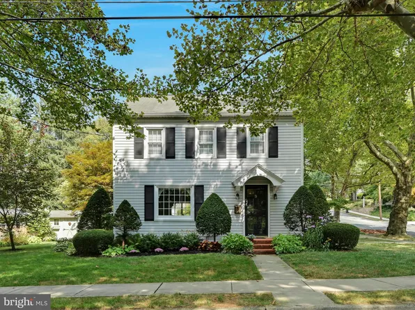 9 E High St, Annville, PA 17003