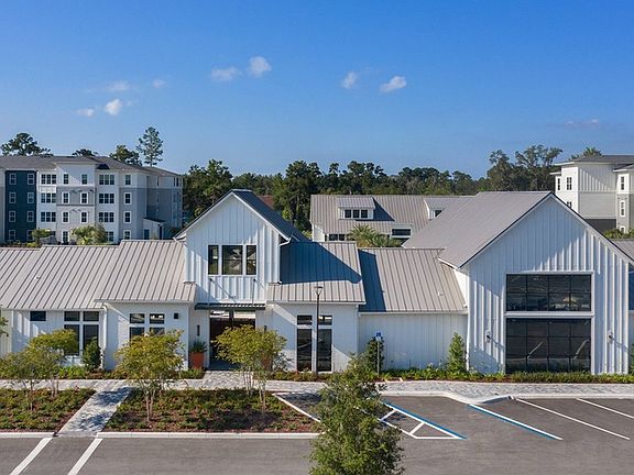 Campus Circle Gainesville - Aerial - Amenity Building One