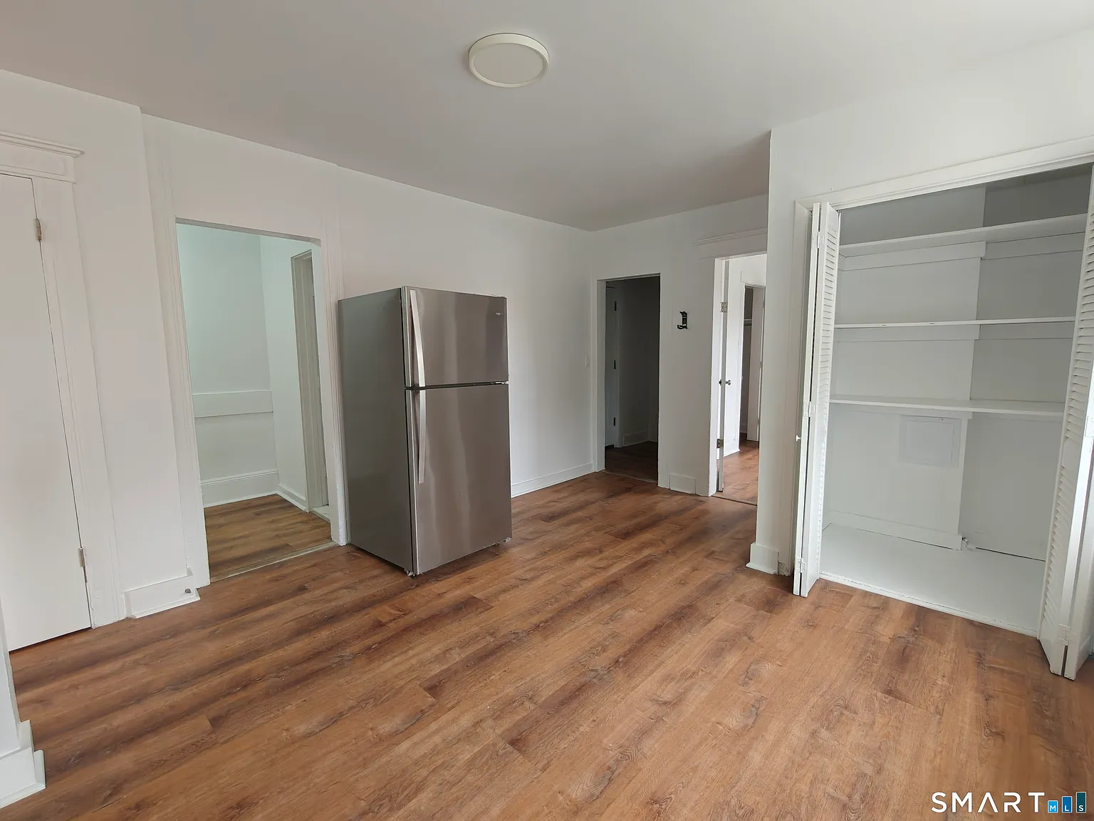 4 bed, 1.0 bath, 1200 sqft, $2,200 — Photo 2