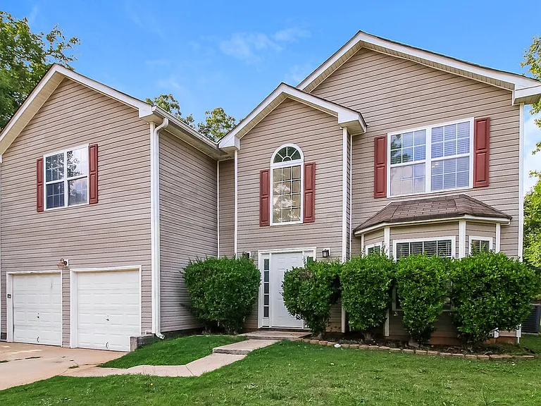 412 Peterson Dr — Photo 4