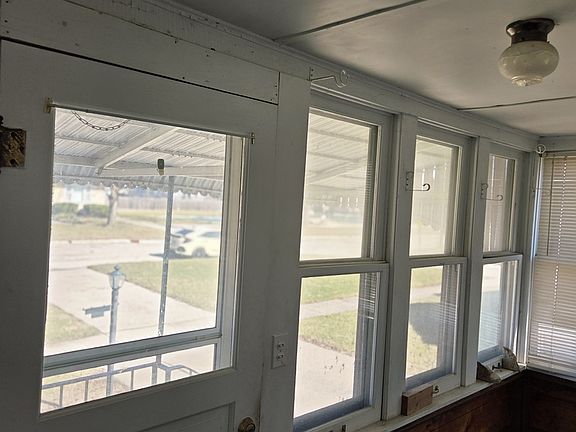 3rd image of 339 Broadway St