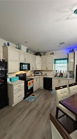 4219 Royal Manor Blvd — Photo 4