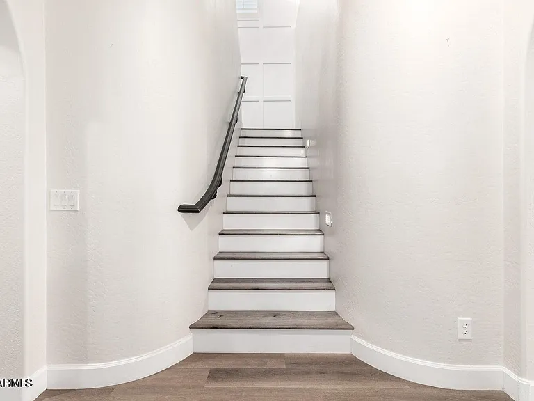 4173 N Village St — Photo 27