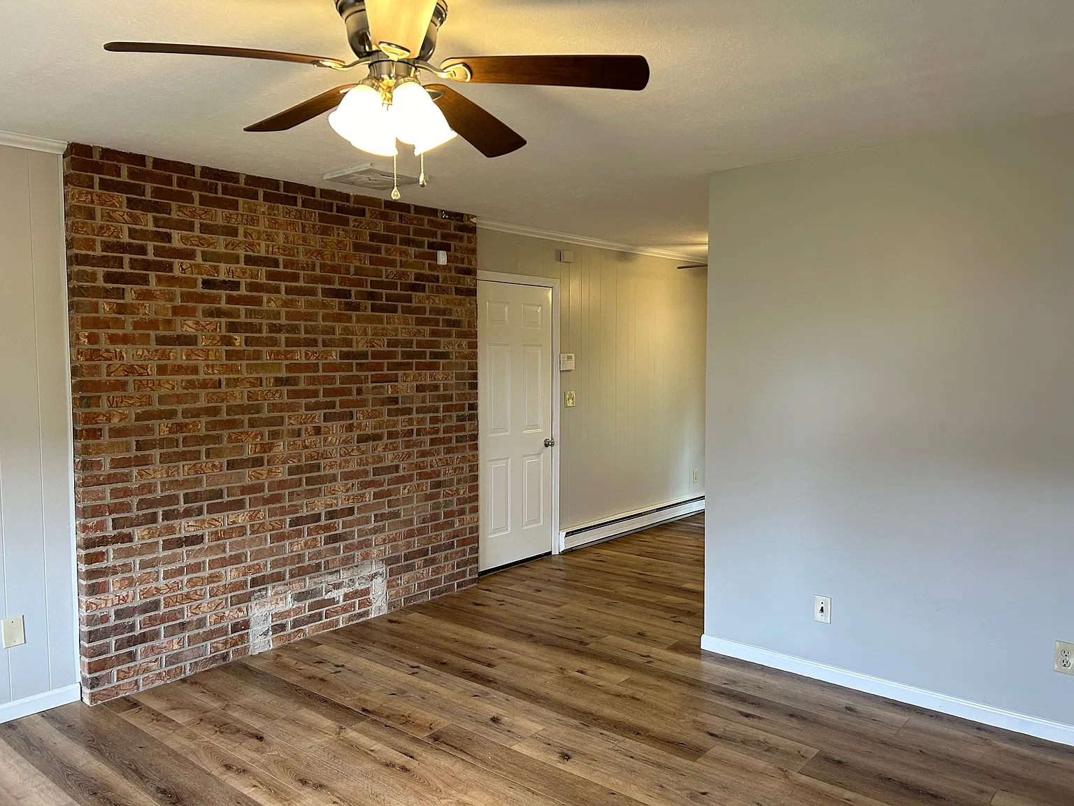 3 bed, 1.5 bath, 1000 sqft, $1,525 — Photo 4
