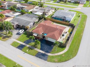 9370 NW 24th St, Sunrise, FL 33322