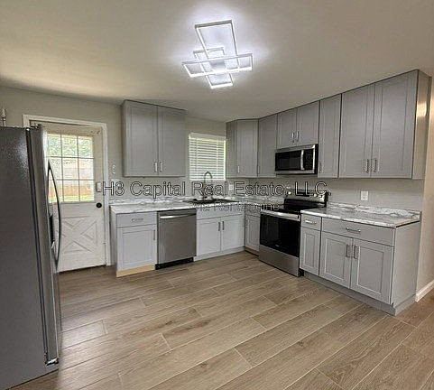 4th image of 3700 Pontoon Rd APT A