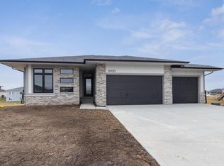 2000 NE Breezy Pte, Grimes, IA 50111