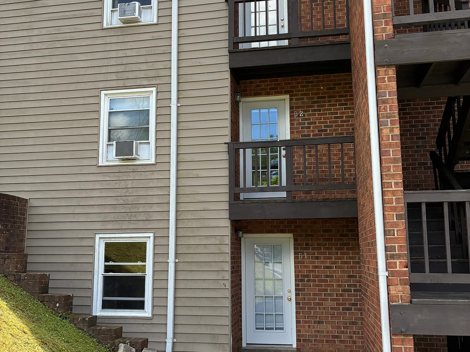 2 bed, $1,400 — Photo 1
