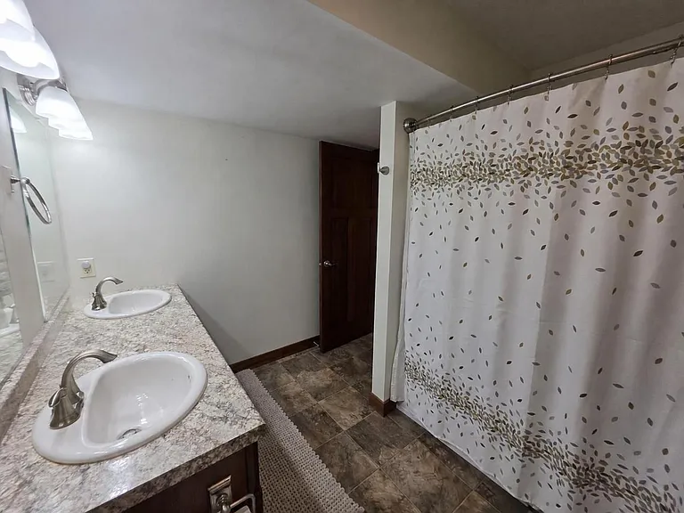 3270 White Oak Ln — Photo 32